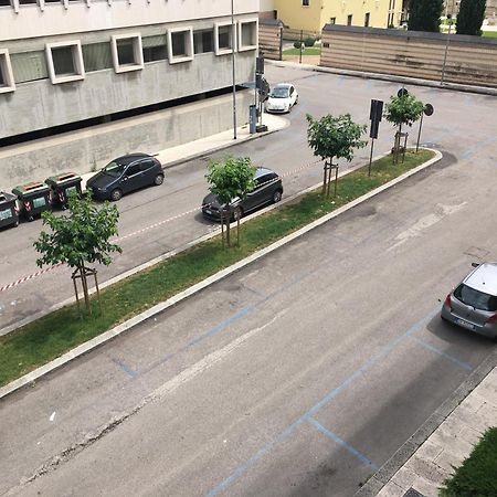 Domus Fluminis Acomodação com café da manhã Verona Exterior foto